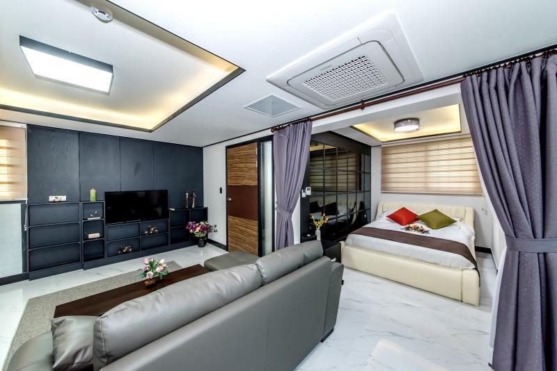 Jeju Skyhill Pension Согвипхо Экстерьер фото